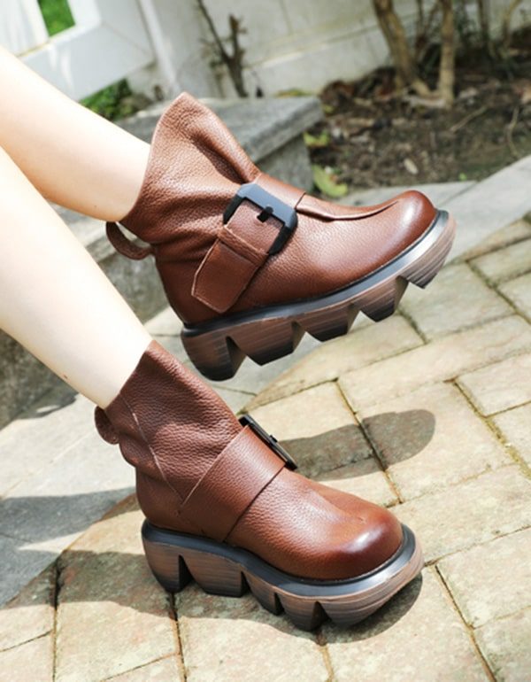 Autumn Retro Leather Buckle Gear Sole Short Boots