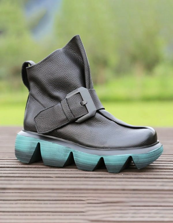 Autumn Retro Leather Buckle Gear Sole Short Boots