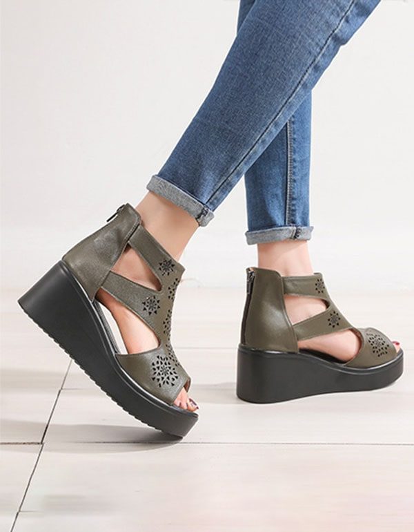 Kvinners Håndlagde Retro Cut-out Wedge Ankelsandaler